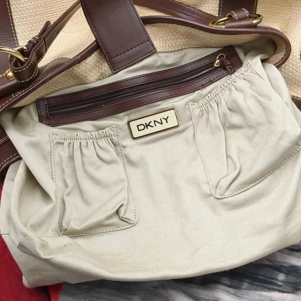 DKNY  Linen & & leather purse